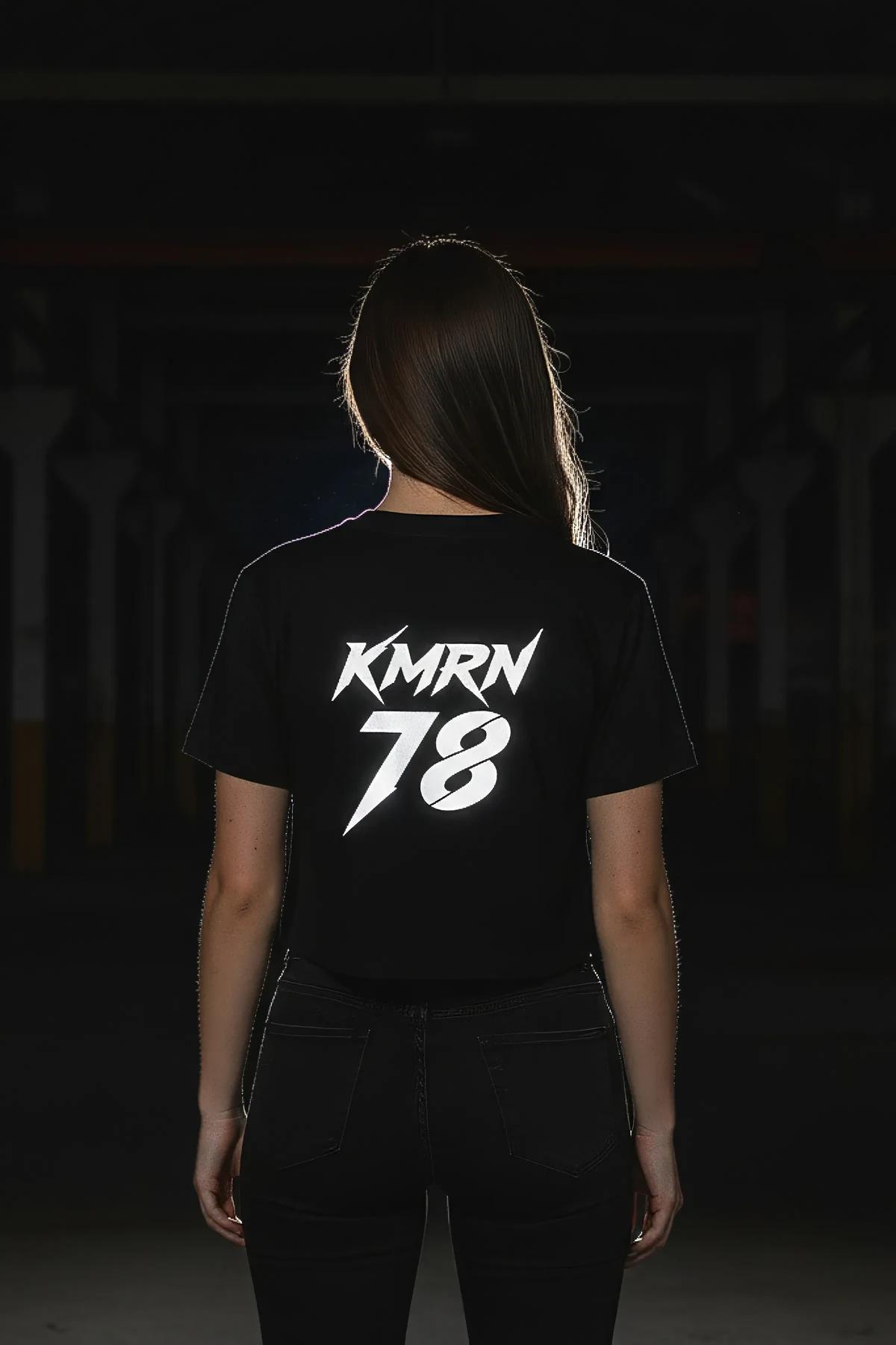 KMRN 78 reflektörlü sırt baskılı siyah oversize tişört karanlıkta parlayan baskı