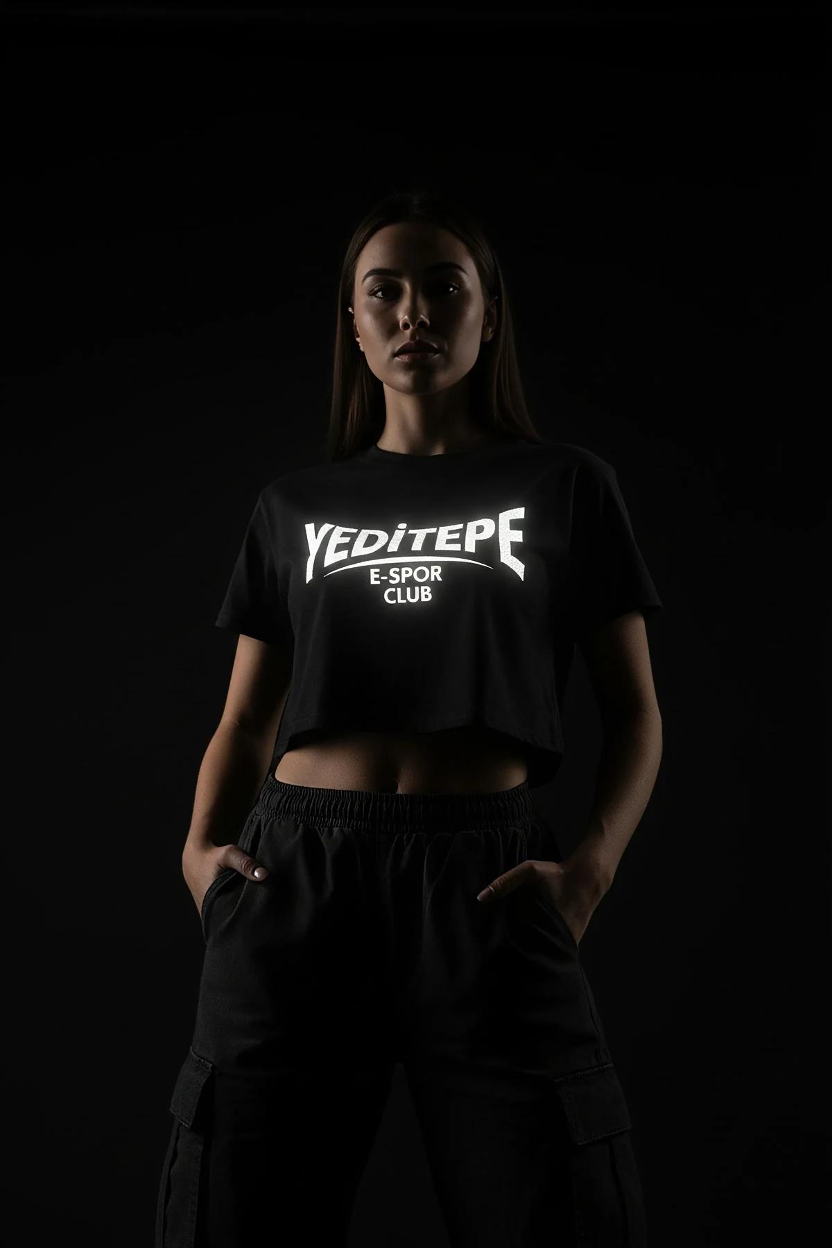 YEDİTEPE E-SPOR CLUB reflektörlü ön baskılı siyah oversize tişört, karanlıkta parlayan baskı