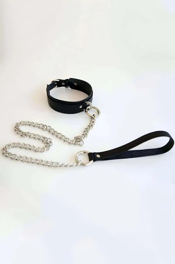 Choker with Chain and Leather Handle