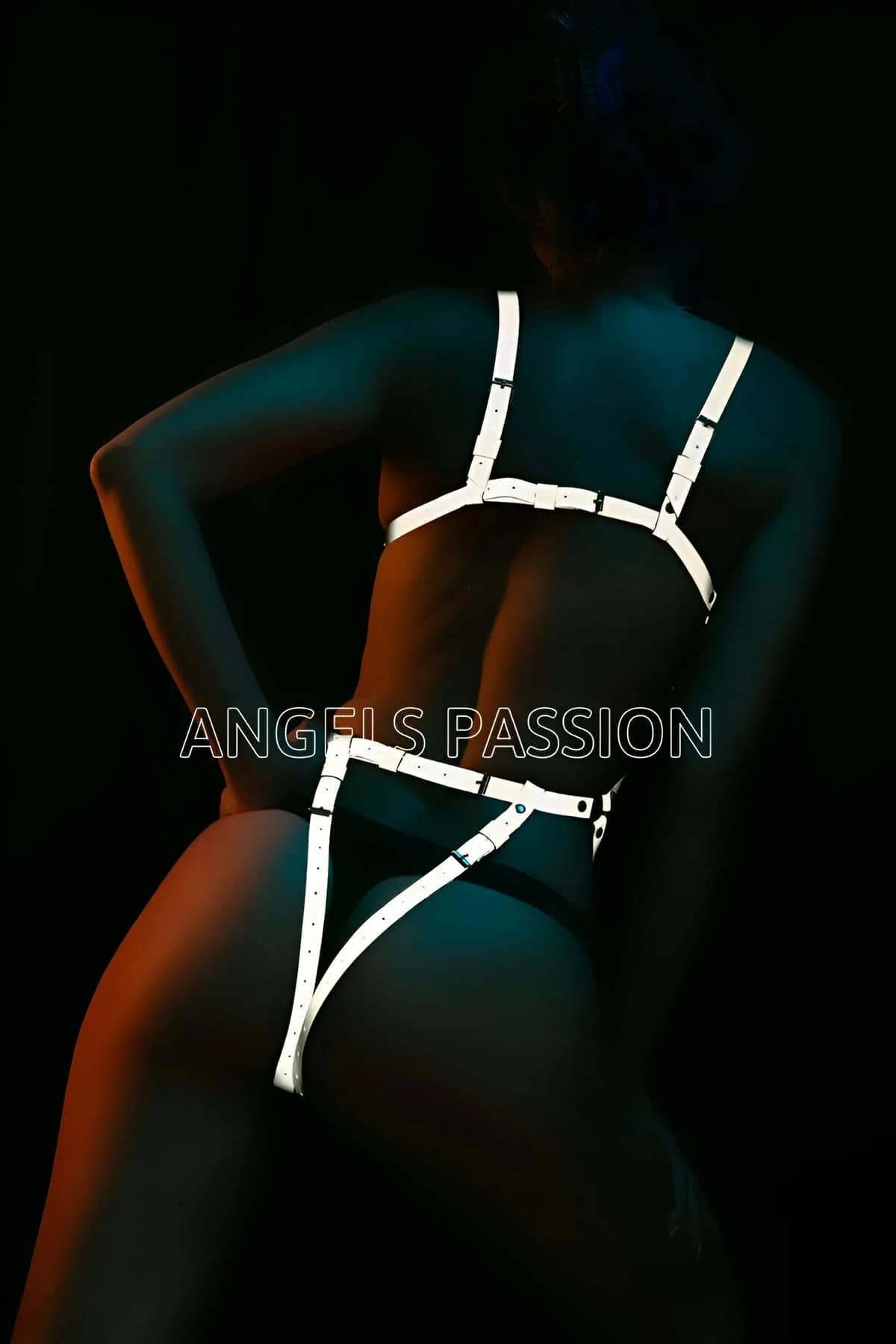Reflective Full Body Harness with Geometric Straps