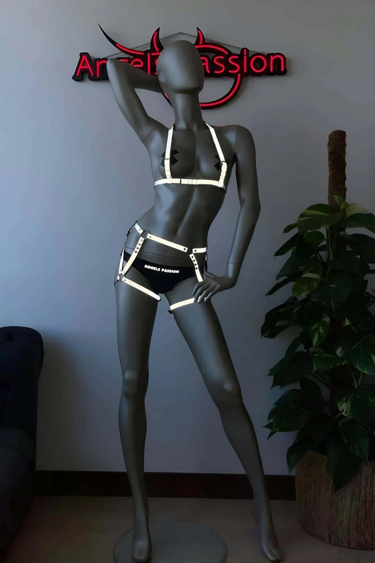 Reflective Body Harness Set with O-Ring Accents