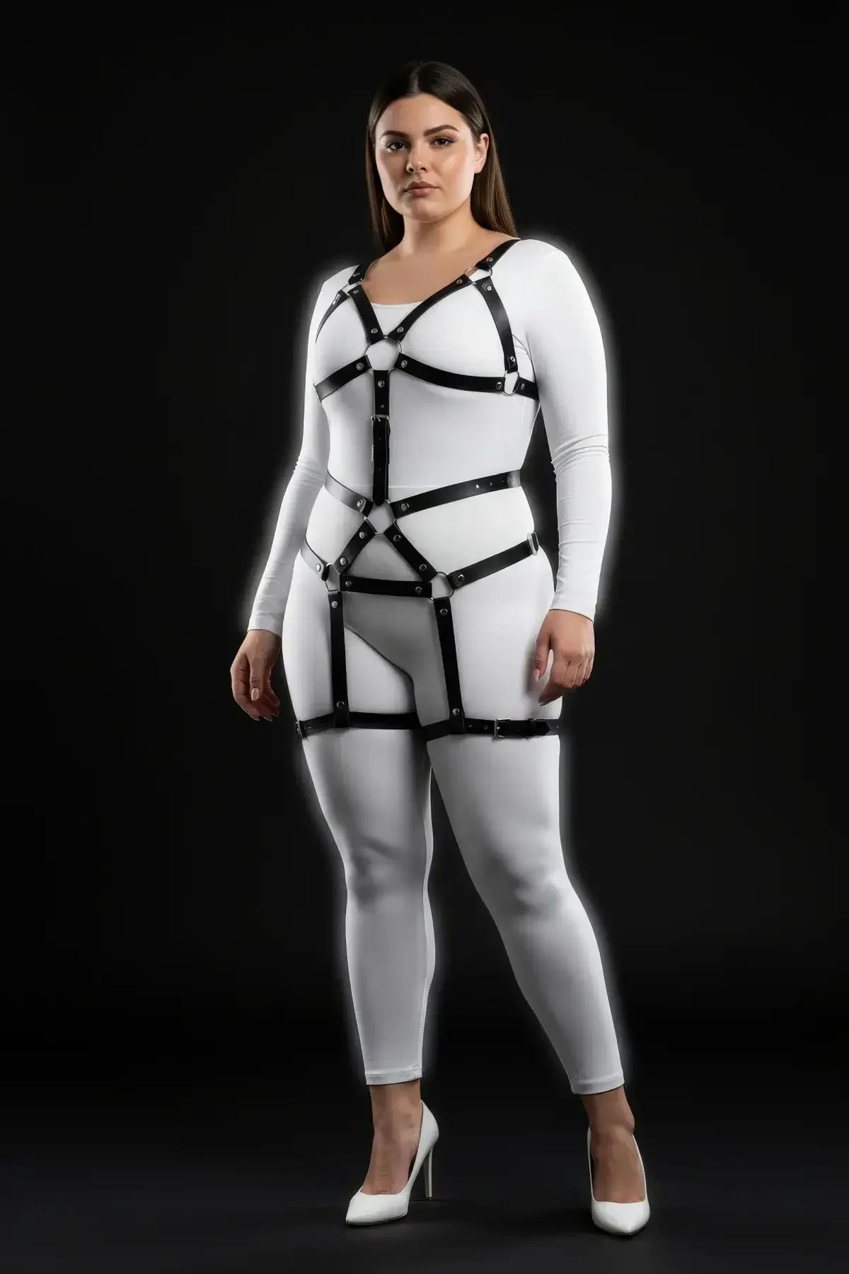 Plus Size Harness with O-Ring Detail