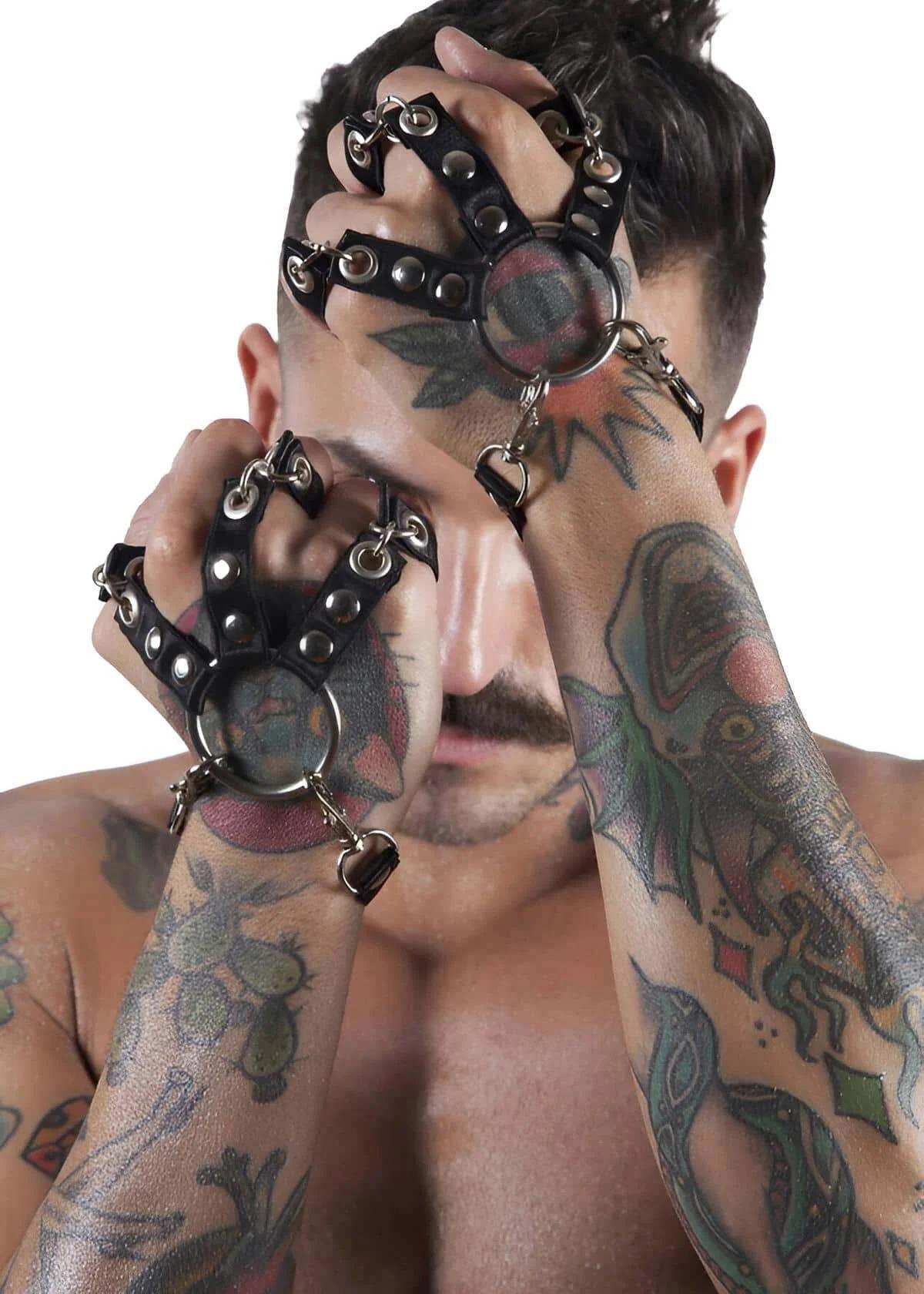 Hand Harness with O-Ring and Heart Charm