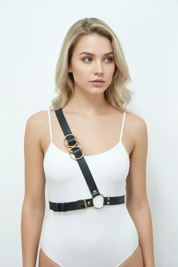 Adjustable Body Harness with Triple O-Ring Detail