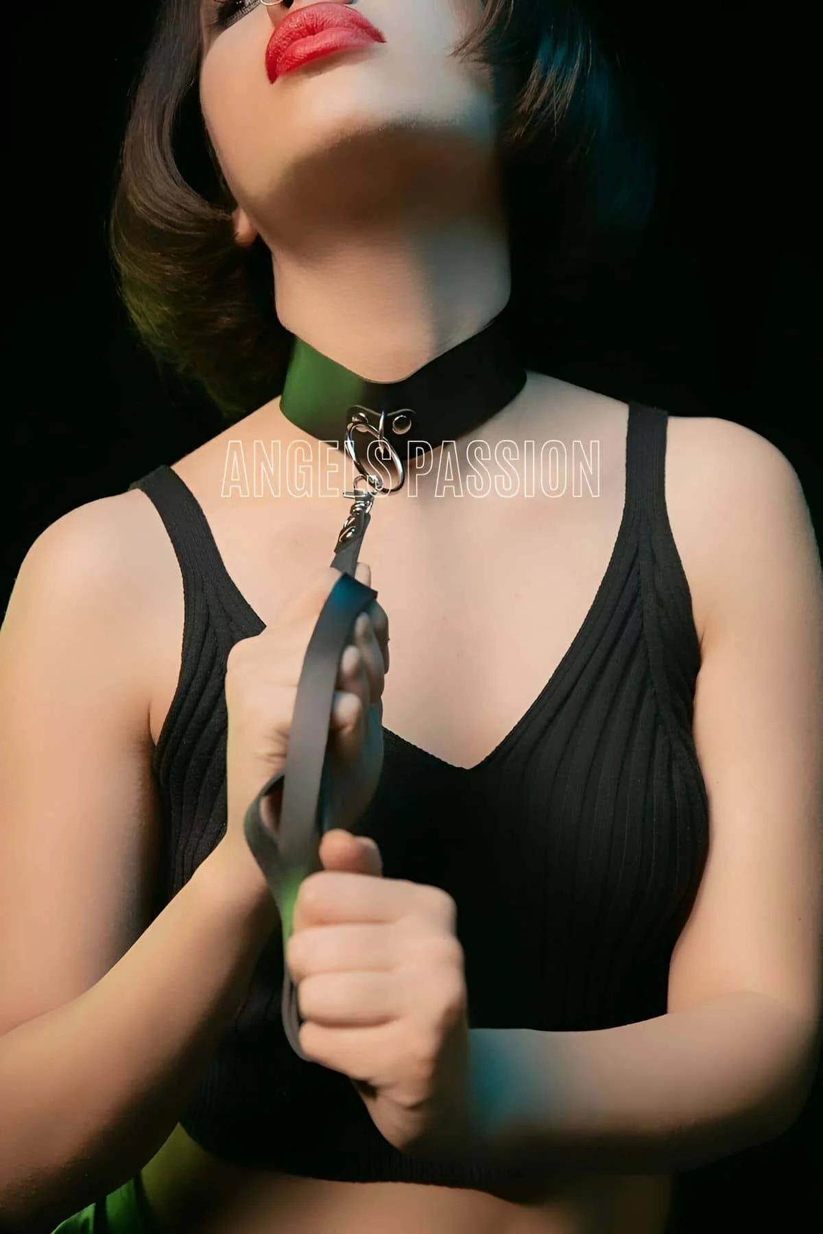 Faux Leather Choker Collar with Detachable Leash