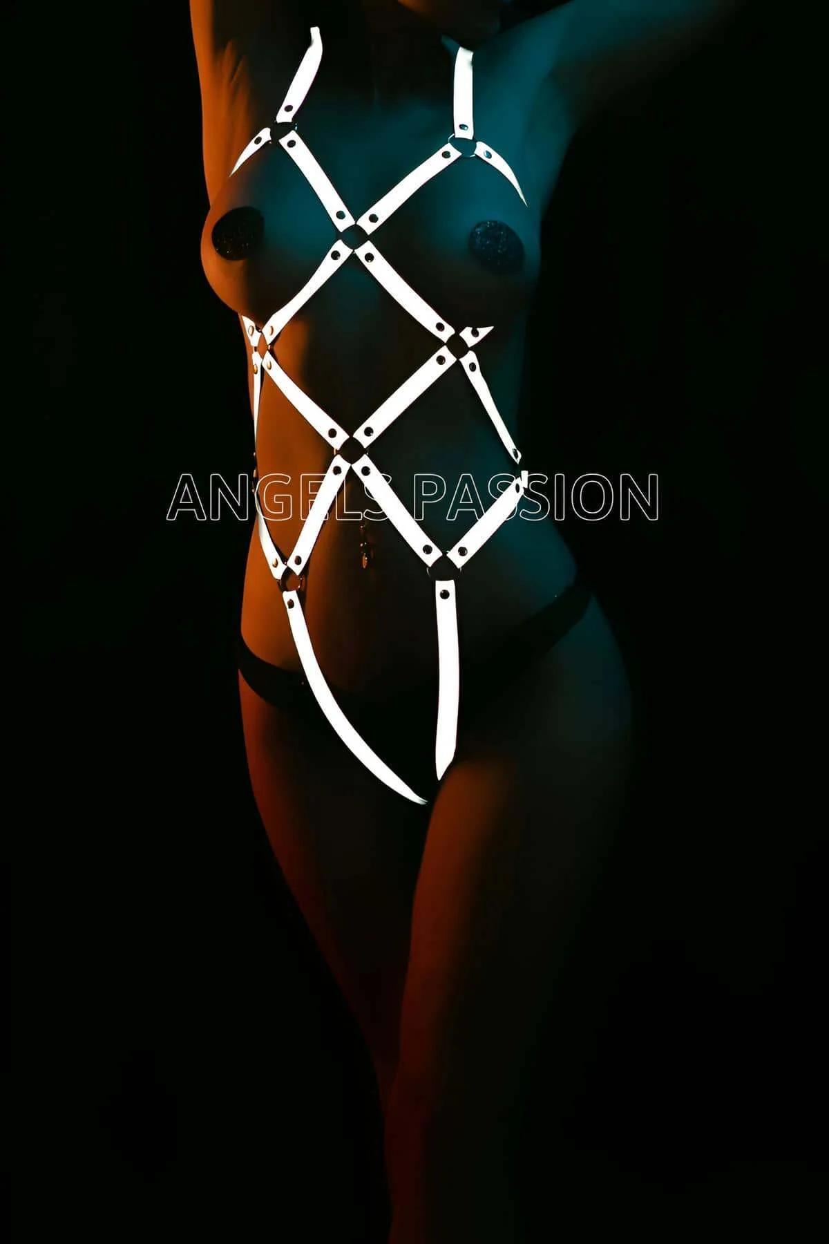 Reflective Full Body Harness with Geometric Straps