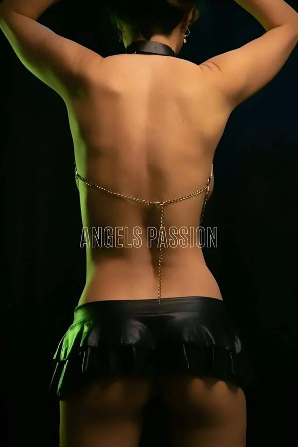 Gleaming Gold Chain Harness with Collar & O-Rings