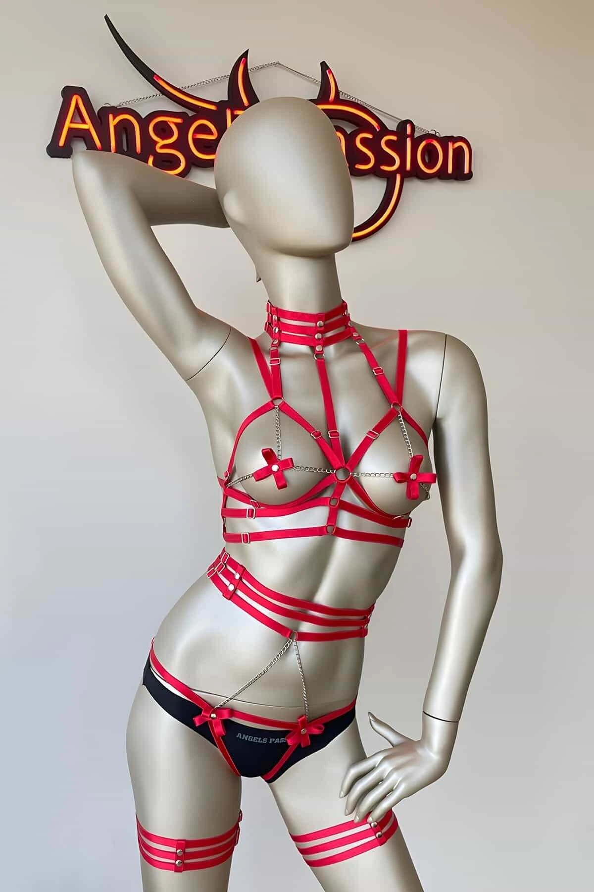 Kırmızı Fiyonk Detaylı Şık Lastik Vücut Harness
