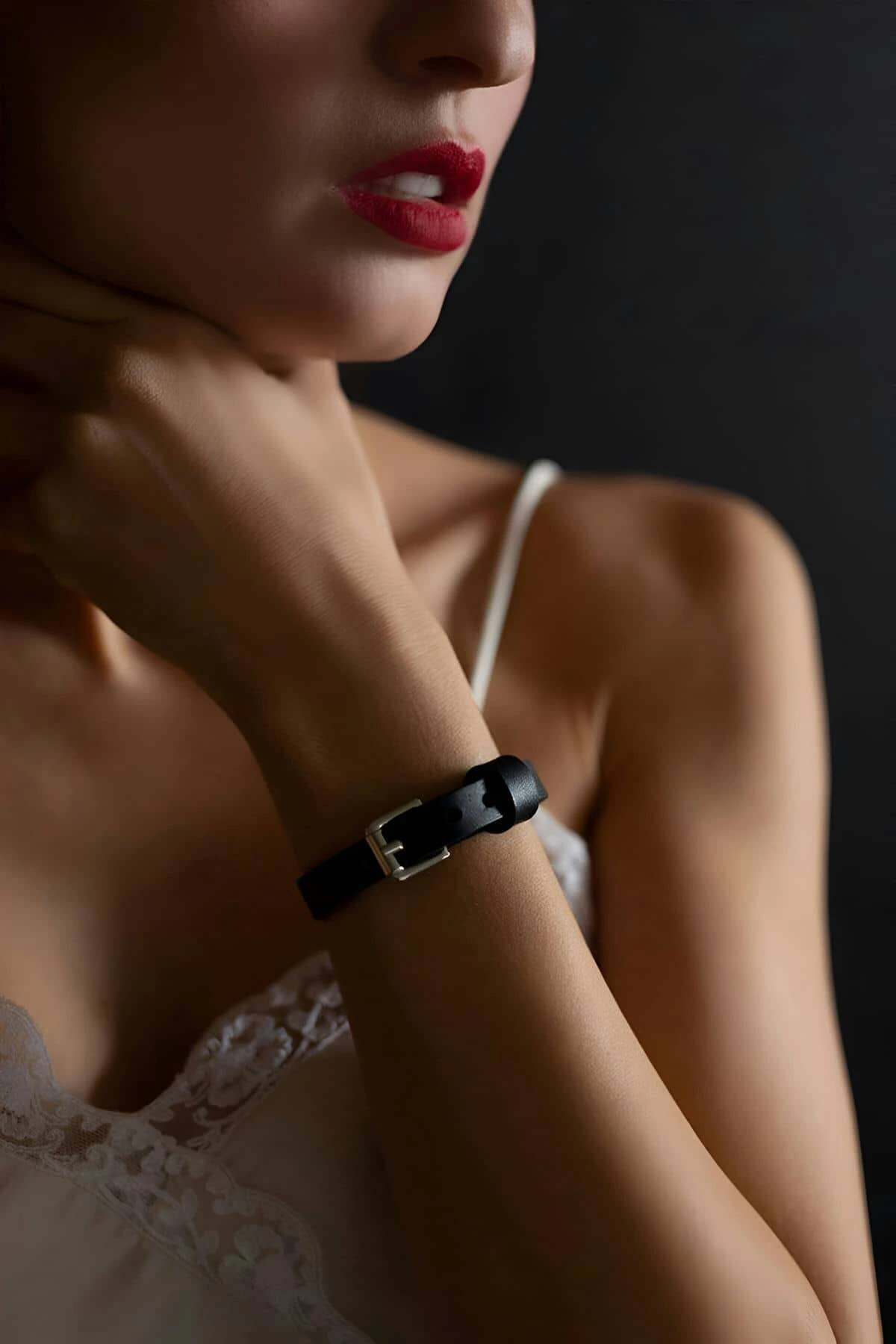 Leather Bracelet, Stylish 1 cm Leather Bracelet - APFT1092