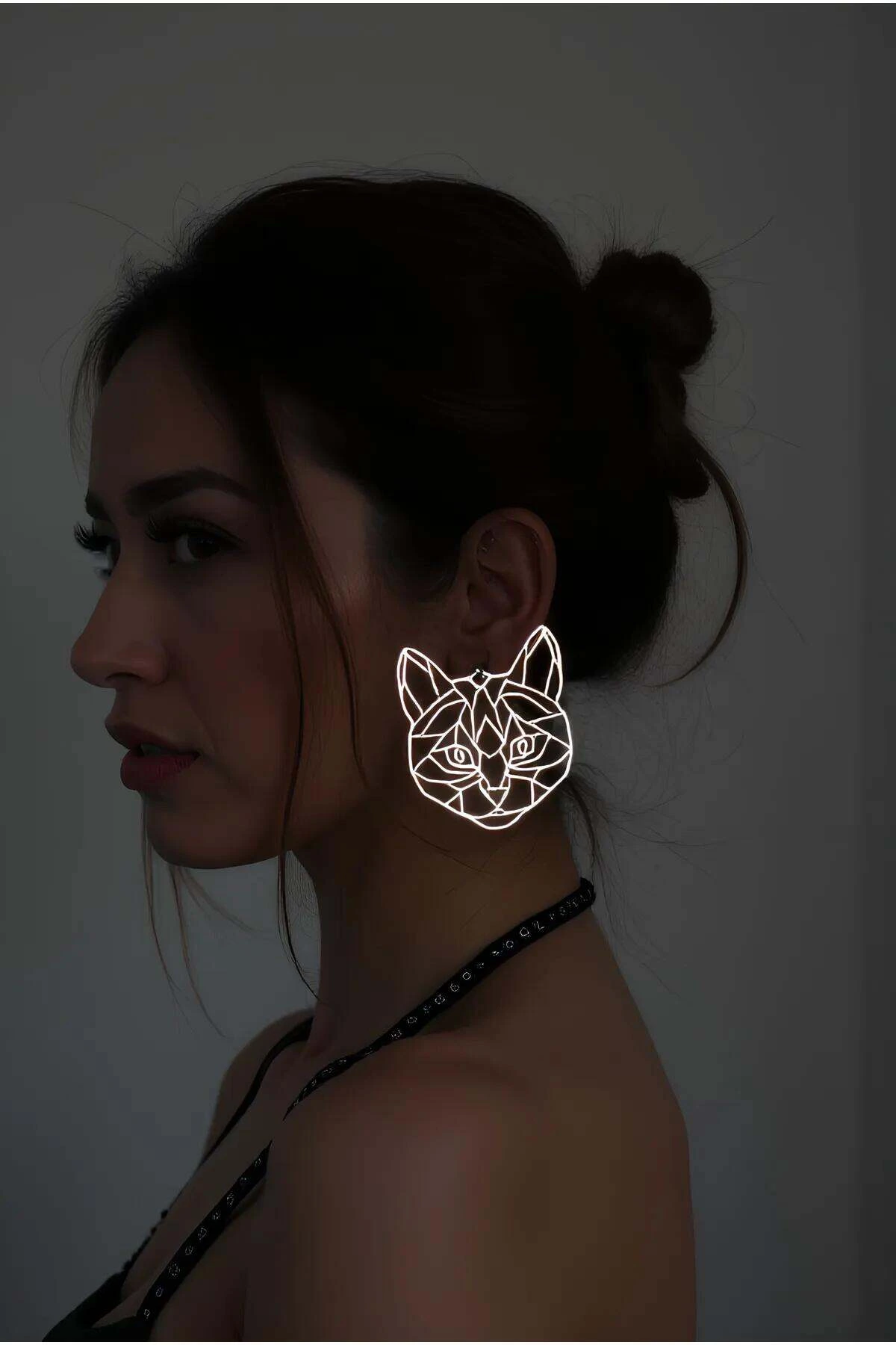 White Reflective Abstract Cat Face Earrings, Stylish Laser Cut Earrings - APBJ017