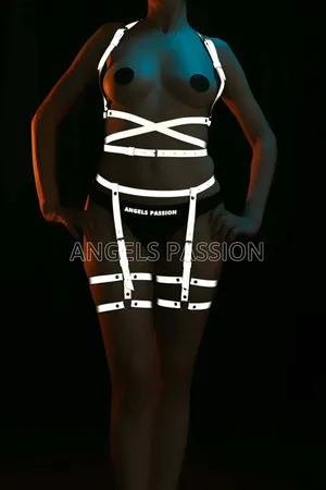Geceleri Işıkta Parlayan Şık Harness - APFT274