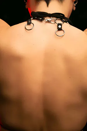 Siyah Suni Deri Yıldızlı Halka Boyun Göğüs Harnessı