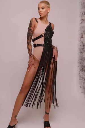 Siyah Püsküllü Suni Deri Body Harness Zımba Detaylı Kadın