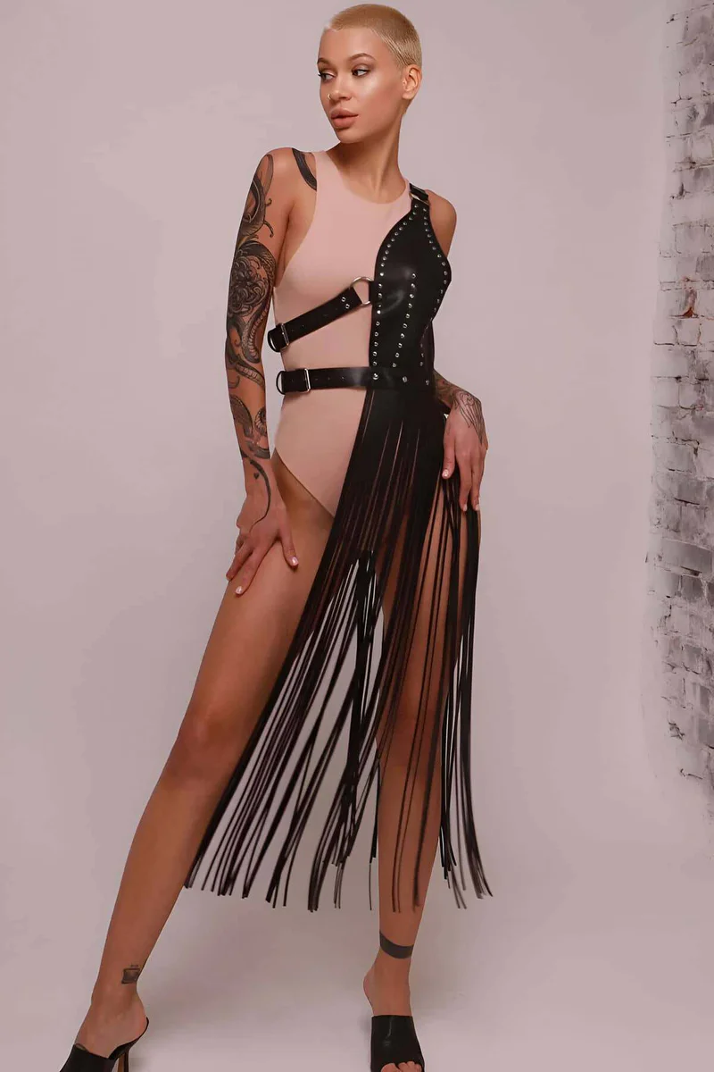 Siyah Püsküllü Suni Deri Body Harness Zımba Detaylı Kadın