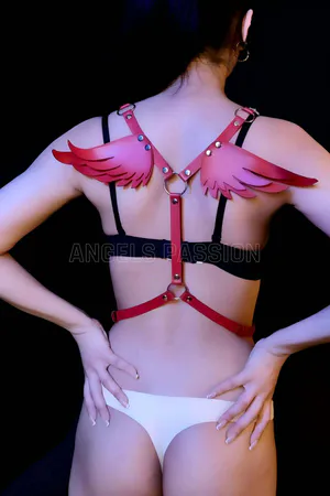 Melek Kanadı Detaylı Şık Deri Harness - APFT642