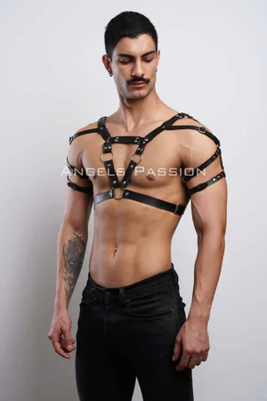 Black adjustable V-strap body harness with O-rings for men