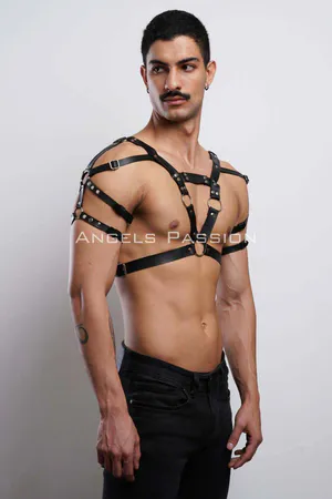 Black adjustable V-strap body harness with O-rings for men