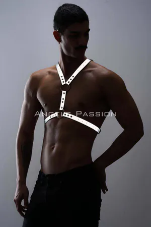 White reflective chest harness with silver O-ring and adjustable straps