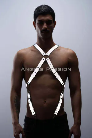 Reflective body harness with O-ring chest detail, silver straps, silver hardware