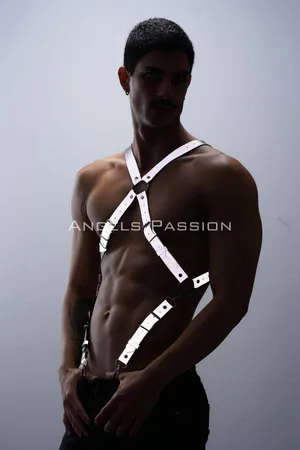 Reflective body harness with O-ring chest detail, silver straps, silver hardware