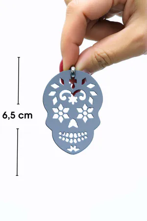 Beyaz Reflektörlü Lazer Kesim Kurukafa Küpe Dekoratif Çiçek Desenli