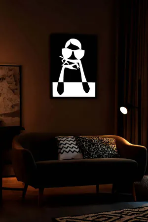 Pop Art Güneş Gözlüklü Kadın Figür Reflektörlü Kanvas Tablo Siyah Beyaz