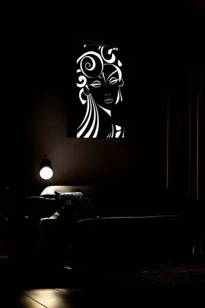 Siyah Beyaz Stilize Kadın Figürü Reflektörlü Modern Tablo