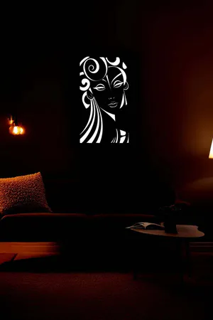 Siyah Beyaz Stilize Kadın Figürü Reflektörlü Modern Tablo