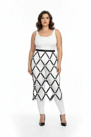 Black diamond lattice skirt harness with O-rings worn by a plus-size model
